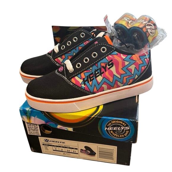 NIB Heelys Pro 20 Flames Chevron Prints Sneaker Size 3 Youth - Picture 1 of 8